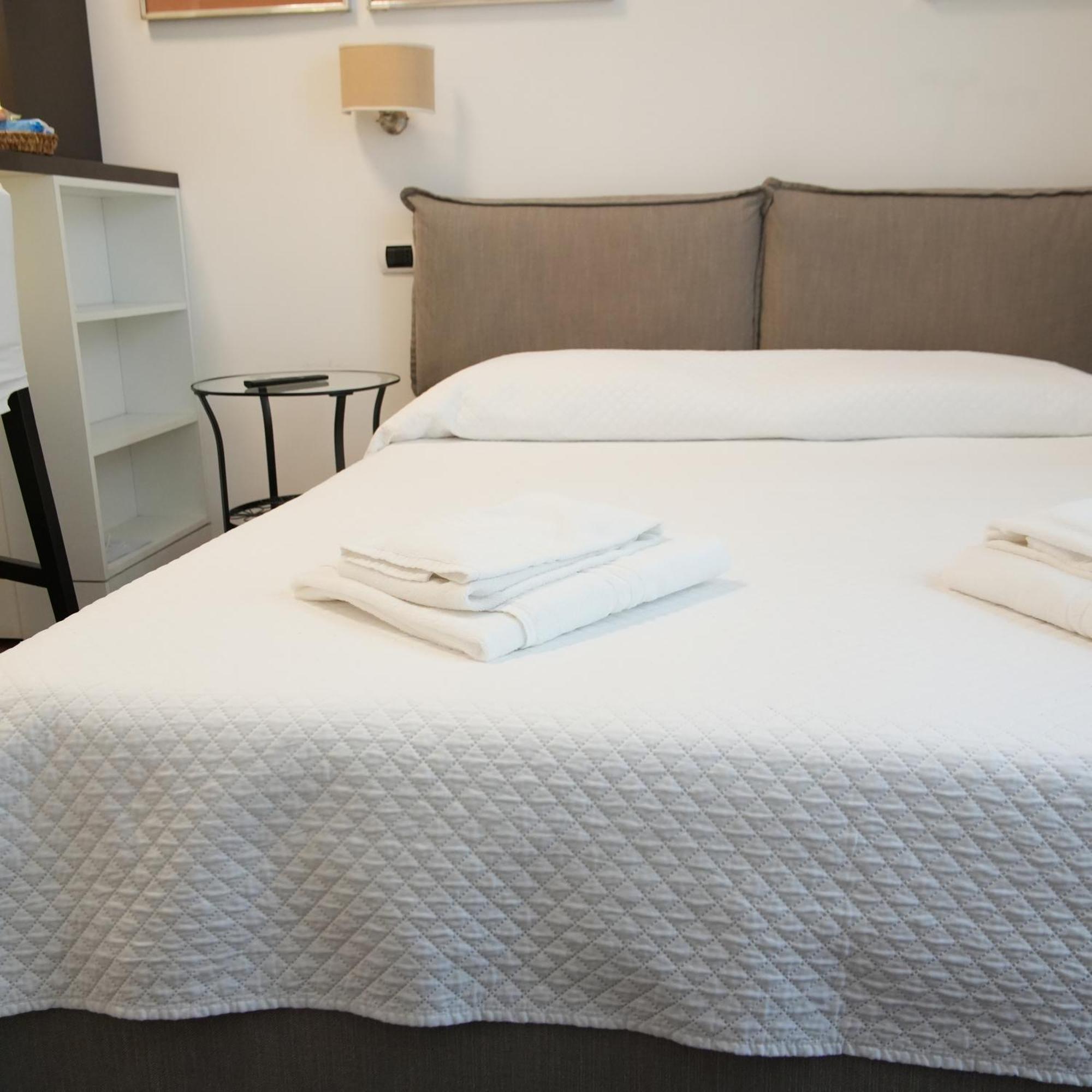 Luca Giordano 142 B&B Napoli Eksteriør billede